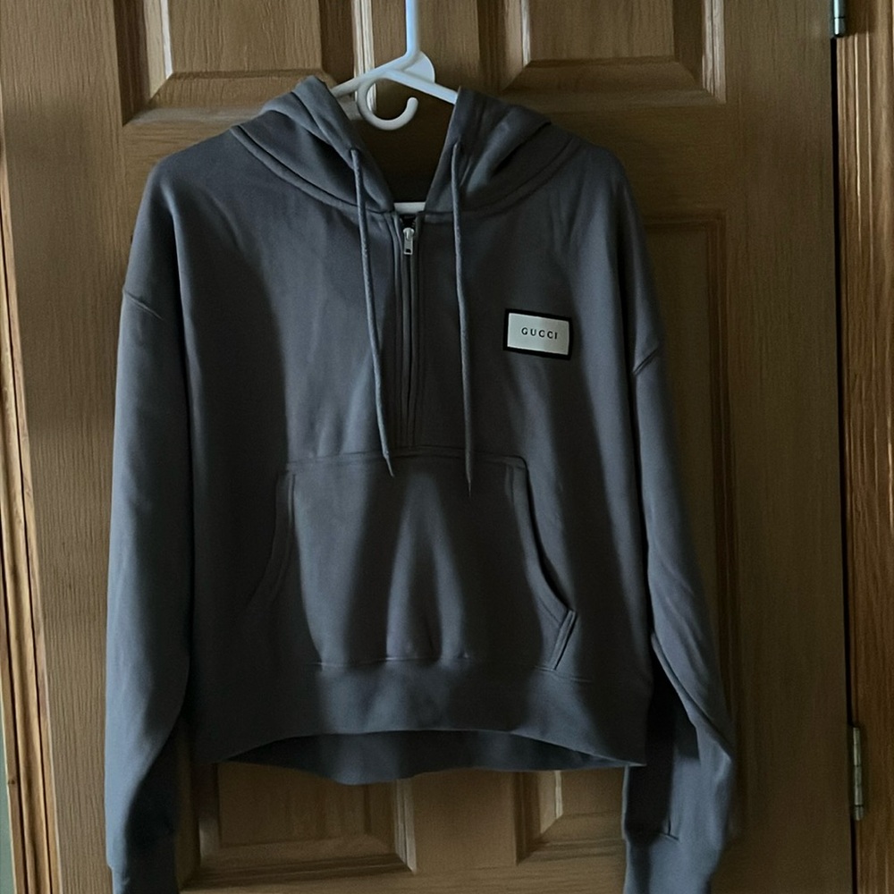 Adorable half zip up hoodie 🥰 size large I say fits a medium better.